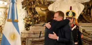 Debutó en la mesa chica, pero el malhumor del “Colorado” sigue creciendo