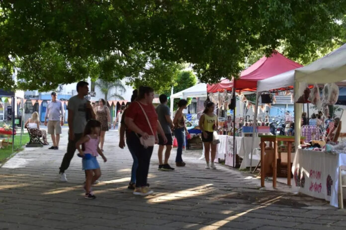 FERIA DE ARTESANOS Y OTRAS ACTIVIDADES