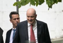 Librerías, farmacias y corredores inmobiliarios: las nuevas víctimas de Sturzenegger
