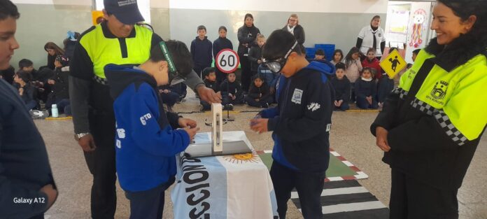 Charlas de Educacion y Seguridad Vial en Colegios primario y secundario 1